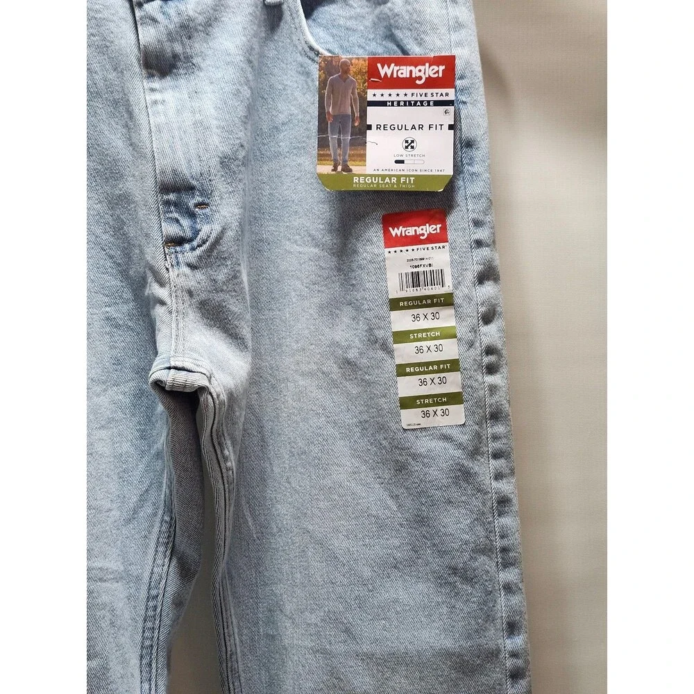 Wrangler Five Star Regular Fit Jeans – Men’s 36x30 Light Wash.           #101